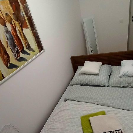 Nice Apartament With Small Tub Varsóvia Exterior foto